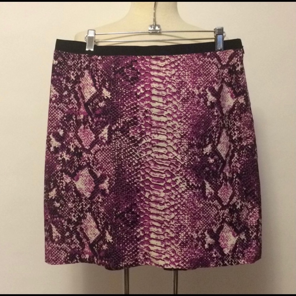 Loft lined shift skirt